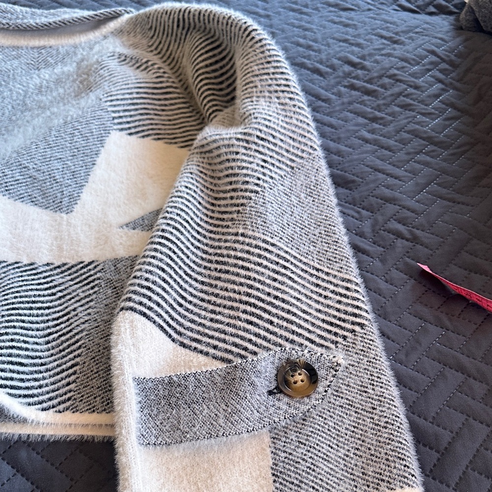 Cyrus Double-Breasted Geometric Pea Coat - Gray & White - Picture 10 of 10